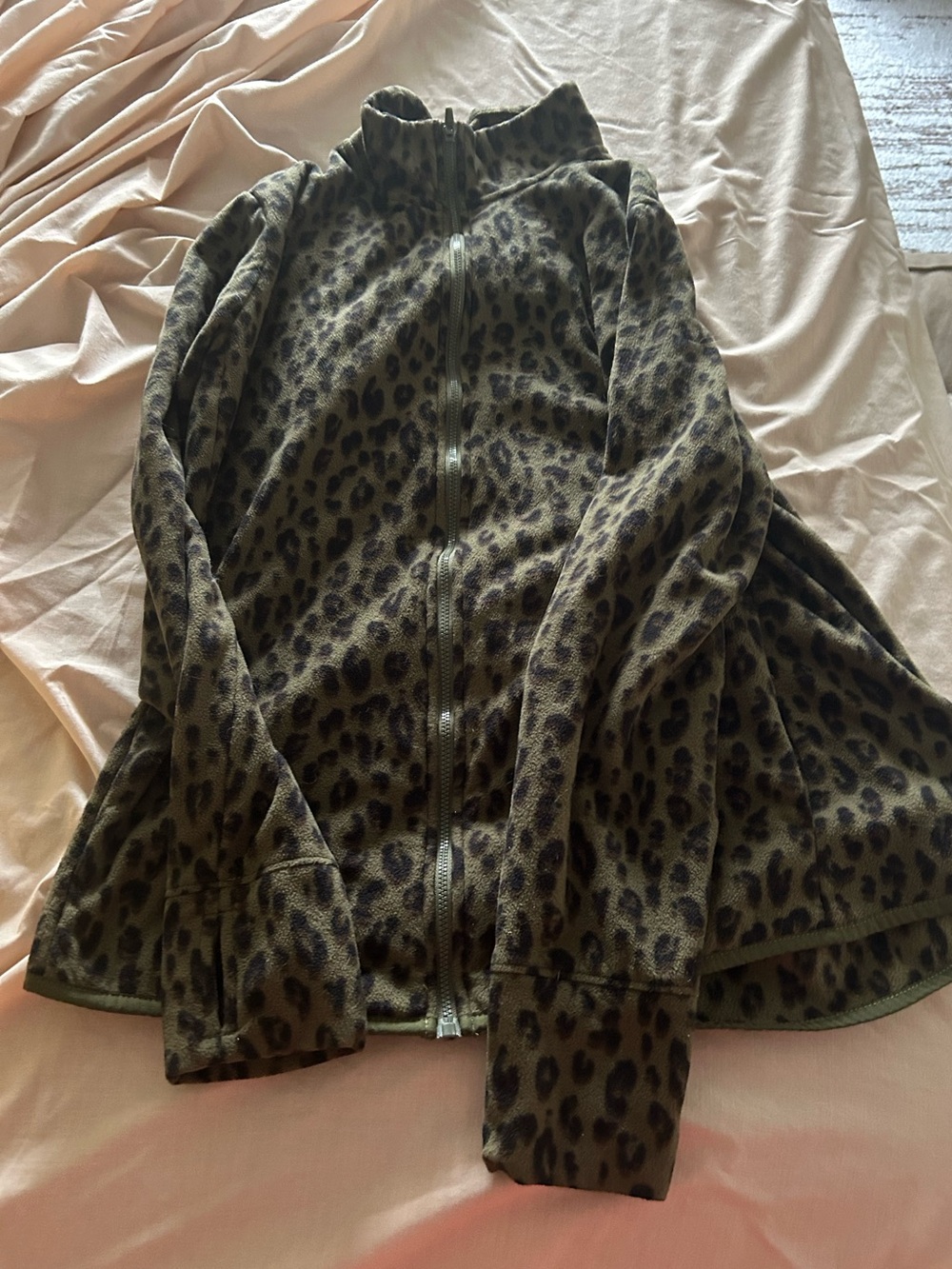 Size large old navy leopard print fleece jacket with thumb holes